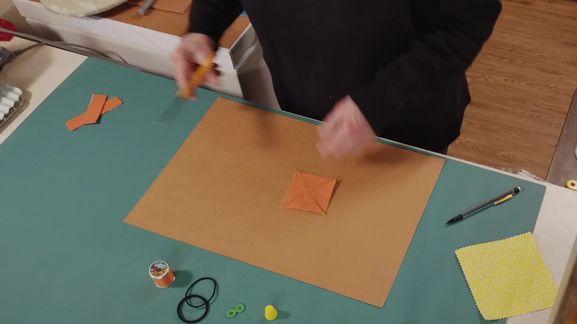 Thumbnail image for Merrys Eclectic Interests - Button Bouquet and Button Pinwheel Hair Band